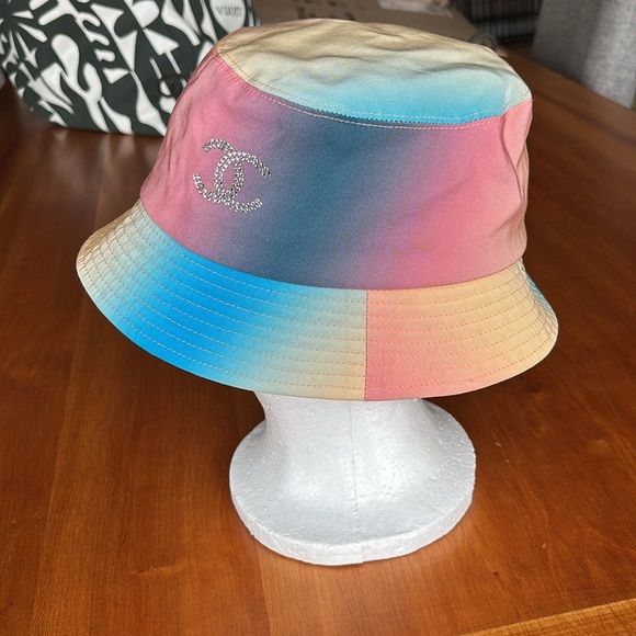 EUC CHANEL multi color viscose bucket hat size medium rhinestone cc logo - Picture 3 of 10